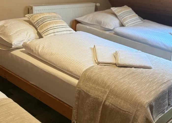 Sabinka Pri Jazere Lodge *